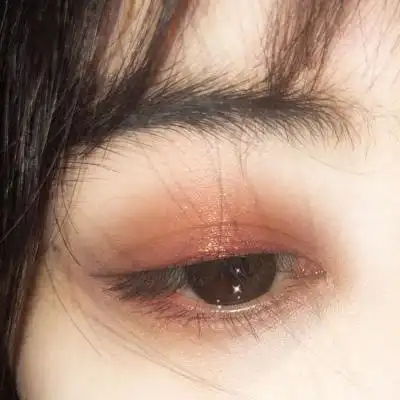 唯美眼睛女生头像6