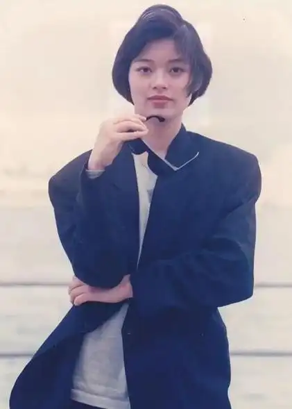 因阿朱走红被泼脏水后退圈改卖保险现状怎么样了