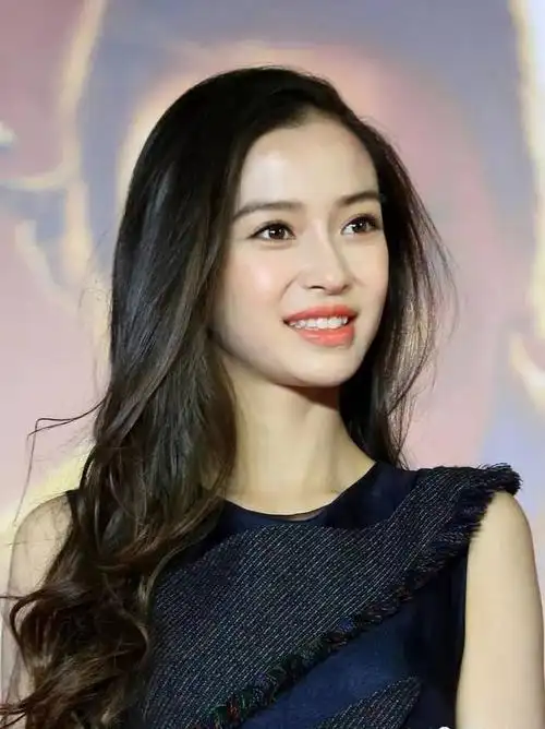 杨颖早年黑历史被扒,网友:信息量好大,心疼黄晓明