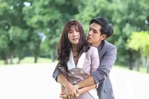 泰剧沙风暴开播!film和esther首搭虐爱剧,破镜能否重圆?