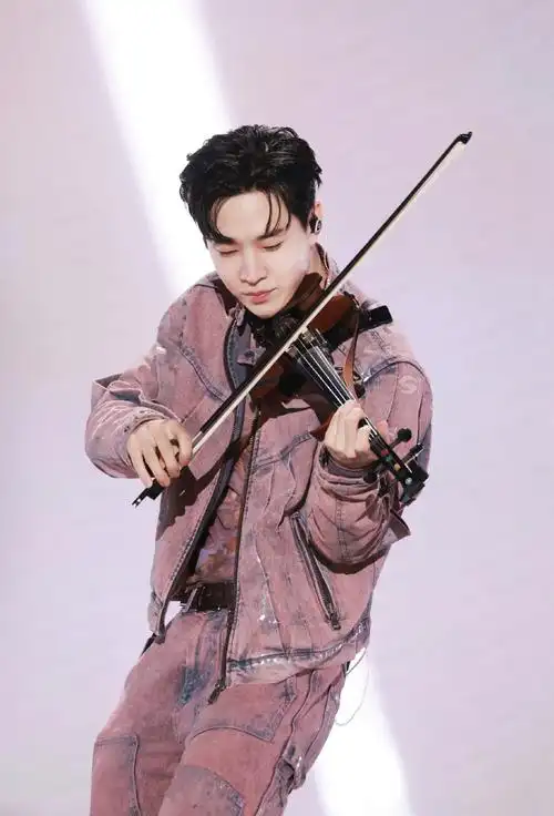 刘宪华moonlight音色自带合成器