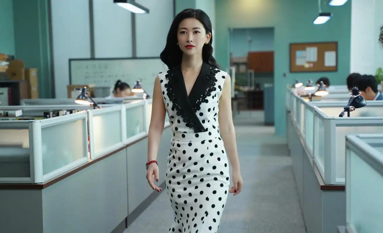 精英律师收官朱珠演绎全能秘书备受瞩目