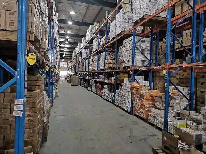 仓库实拍图