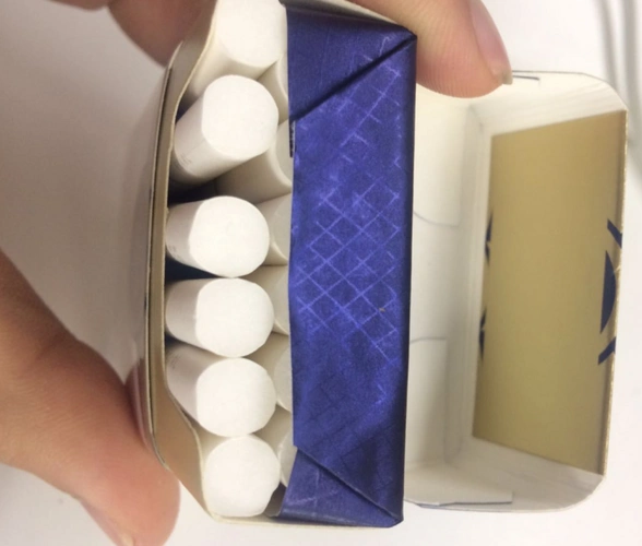 为广大烟民种草#555金锐香烟初体验 - 喵喵折