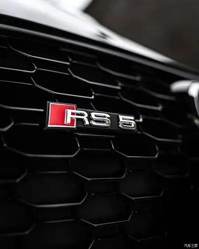 奥迪rs5令人爱不释手的绿色