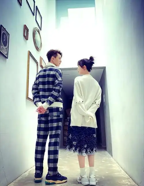 杨紫踩点为29岁李现庆生童颜夫妇每年生日互送祝福显真友情