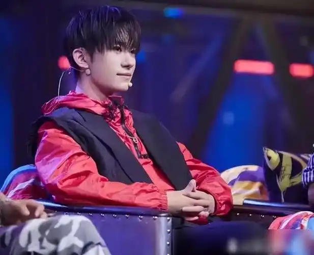 单飞7年:易烊千玺拿下百亿票房,再看王源,王俊凯实在令人唏嘘