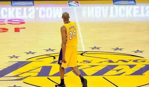 漫展不当行为引众愤,模仿者道歉仍推责