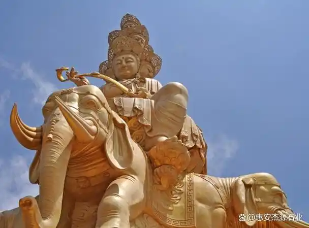 峨眉山上的神秘雕像,是普贤菩萨显灵?