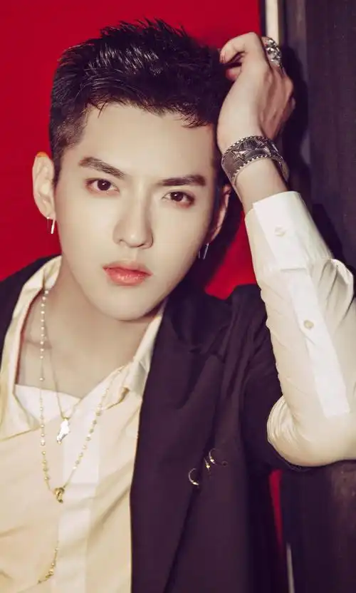 吴亦凡为什么长相变了 吴亦凡为什么发福了