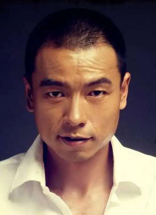 重案六组的丁箭与亲父断绝关系后被炸毁容如今怎样了