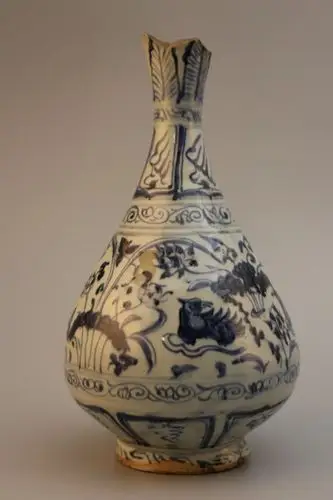 绝世孤品元青花莲塘鸳鸯纹玉壶春瓷瓶赏析