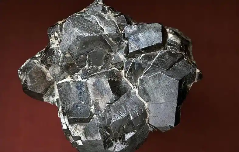 铁矿石的种类(铁矿石原石图片)  第1张