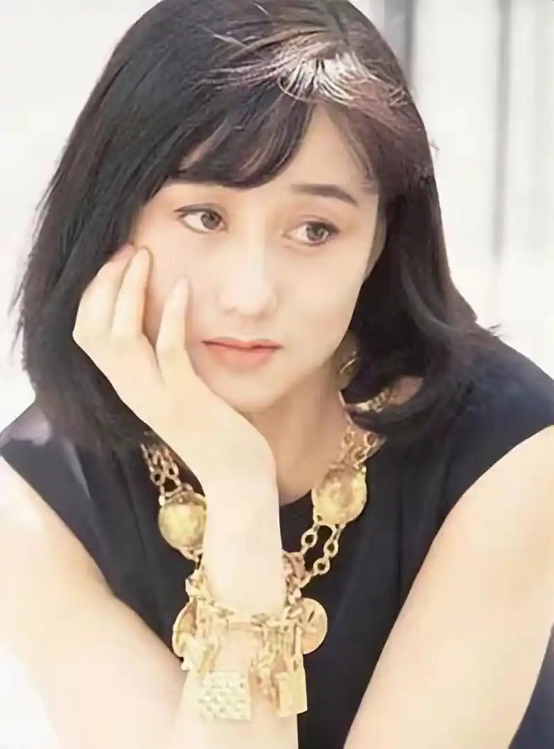 利智(anita lee yuen wah)是一位香港著名的女演员.