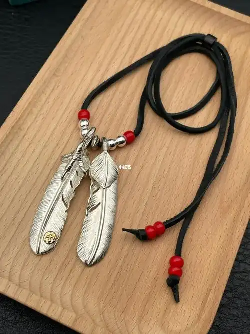 高桥吾郎goros上银鹰爪上银羽毛鹿皮绳项链