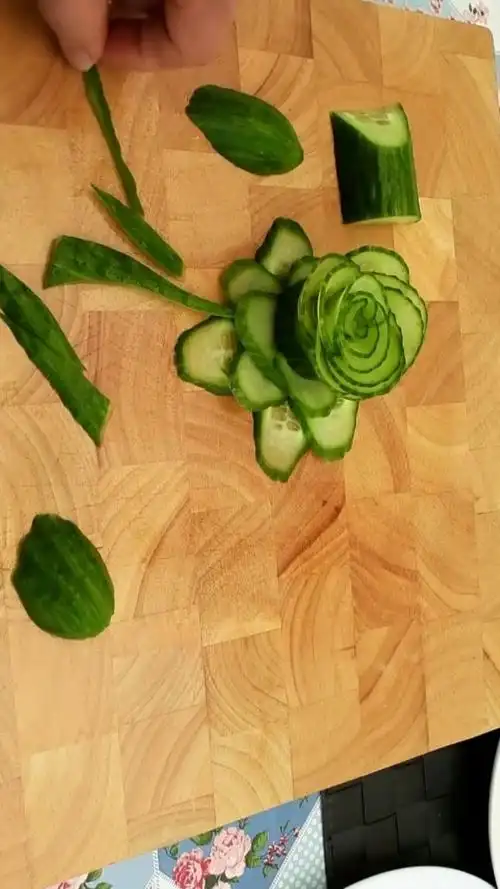 黄瓜雕花切盘