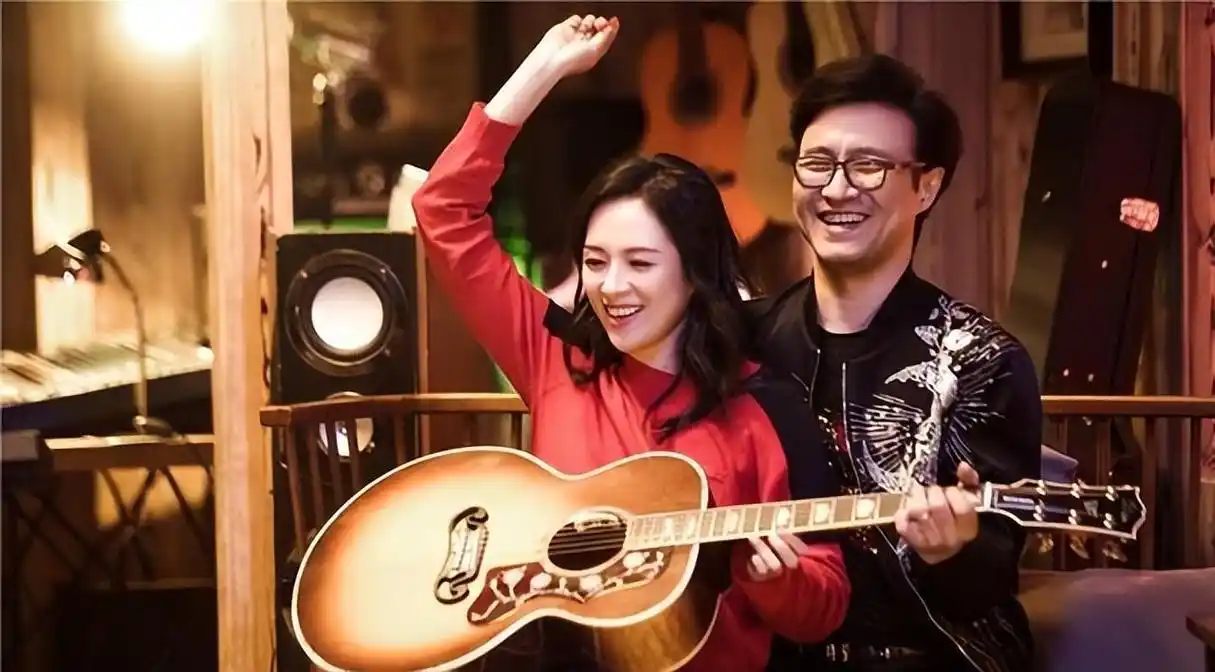 章子怡|22年前的《尖峰时刻2》庆功宴,成龙:礼物呢?