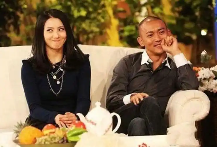 其实,聂远在现实生活中,有2任老婆,一个是王惠,一个是秦子越,都是演员