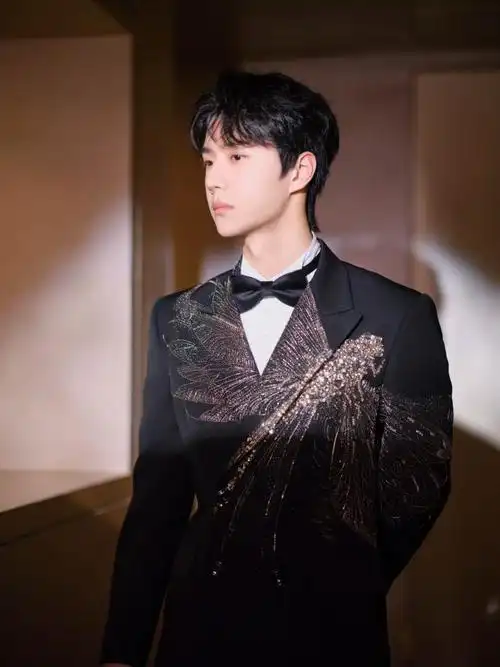 跨年晚会艺人热度排名:王一博第1位,周深唱14首歌成最强打工人