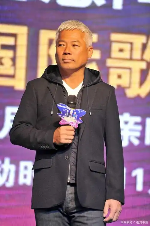 这么说吧,上个世纪七八十年代的时候在台湾歌坛流传一句话叫"男有