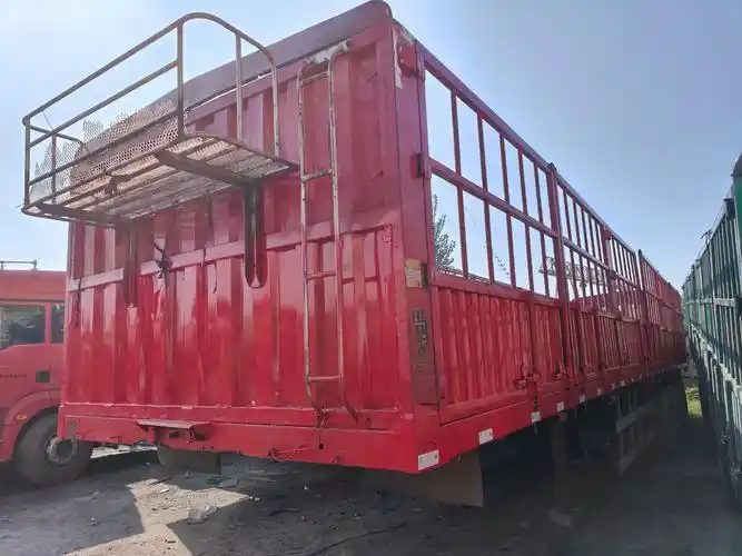 出售首达13米平板高栏,钢板挂!18年11月,13米x2.5 - 抖音