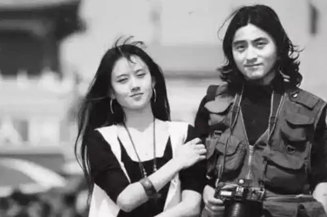 著名舞蹈家杨丽萍与富豪丈夫离婚后染霜的玫瑰更艳了