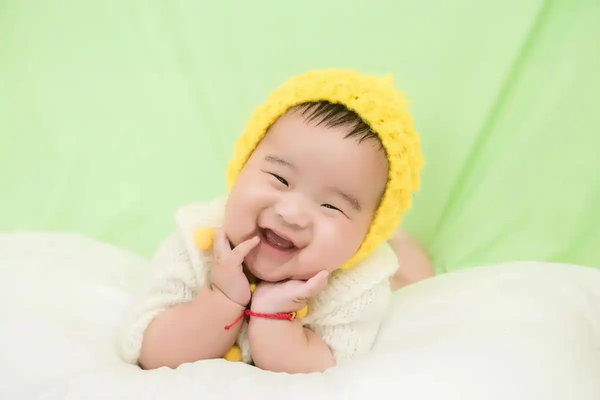 岁岁平安#永远爱你宝贝 #爱笑的宝宝很可爱 #成长记录照片  - 抖音