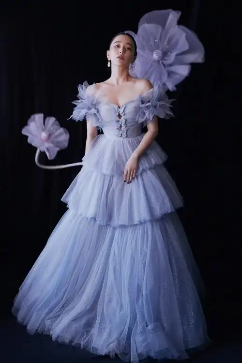 > 阚清子抹胸蛋糕裙浪漫写真图片(9/9)