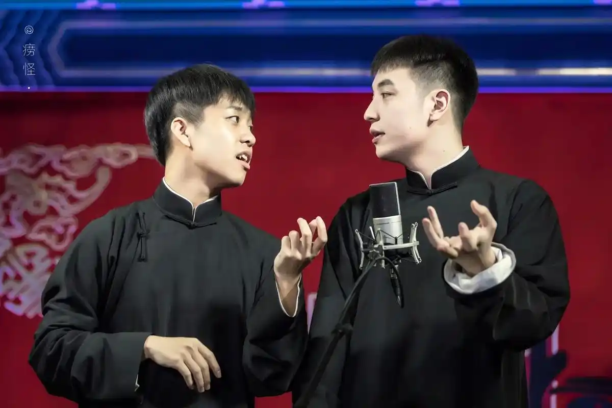 "我掏出真心以为碰上了我的神明,谁知我的神明是来