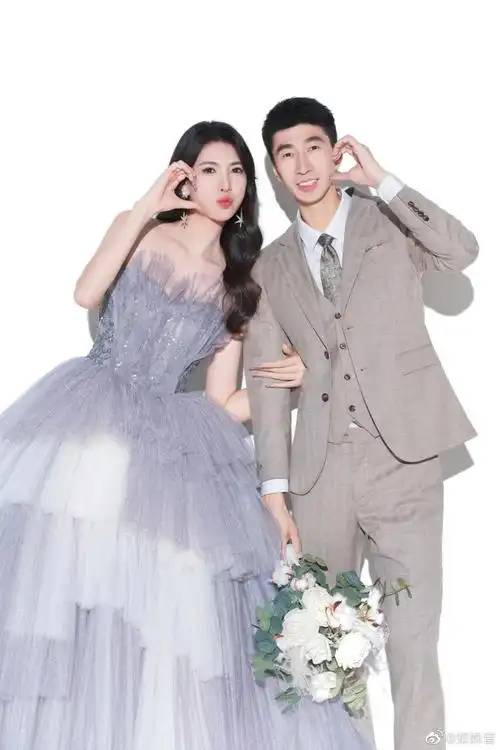 恭喜恭喜奥运冠军赵帅郑姝音领证