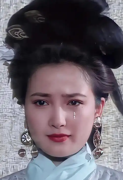 时至今日,大家还能记得何晴饰演的小乔是多么的开朗,迷人,贤惠,温柔.