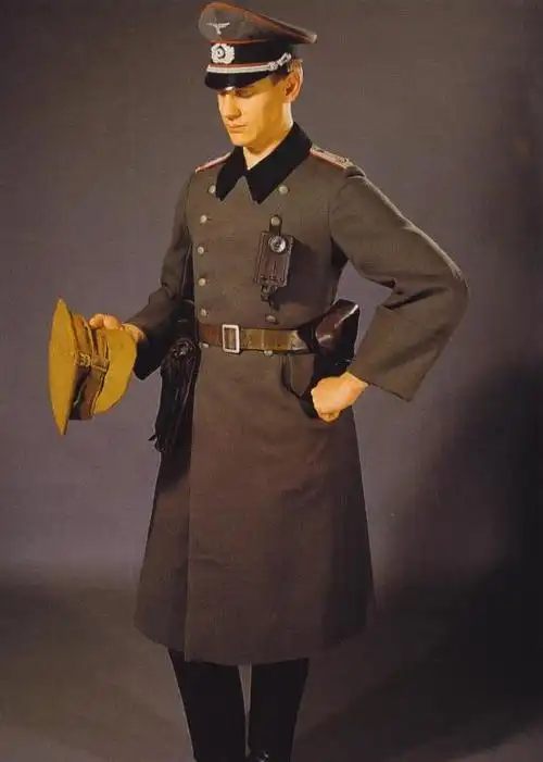 帅气华丽外表下,沾满了战争的血迹,二战德军军服是怎么设计的?