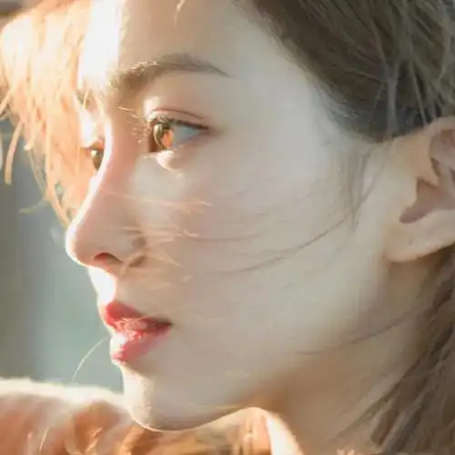 真人美女侧脸头像