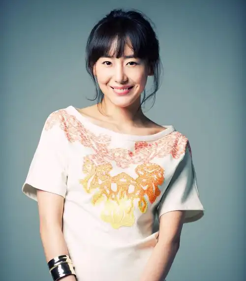 尹晶喜近照美艳动人 出演爱在何方李子京走红 曾是韩国小姐第三名