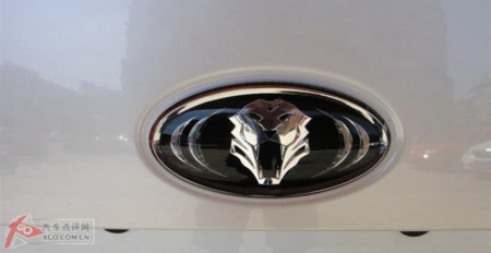 老虎头旁边有俩个翅膀是什么牌子的车