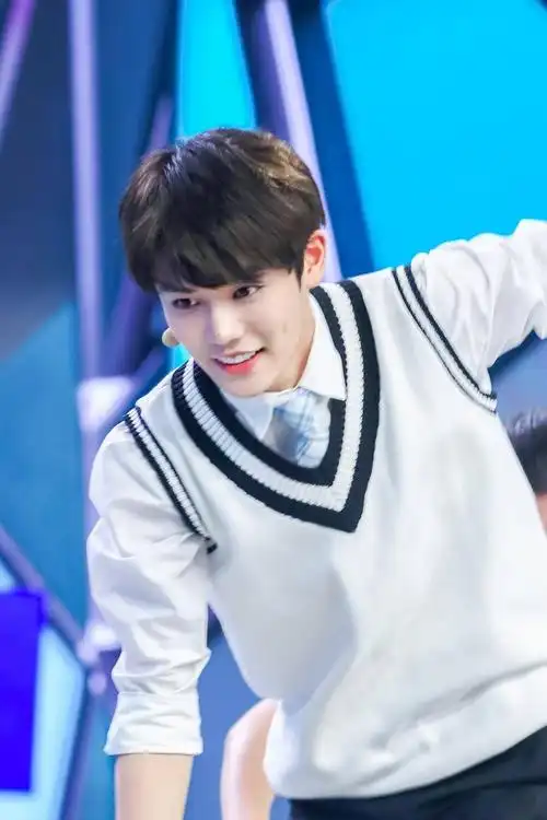 林彦俊快乐大本营直播楼lyjexo5偶5劳务