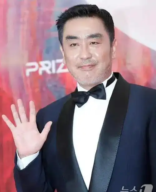 宋钟基坐冷板凳,宋慧乔扬眉吐气,汤唯美的出众|影后|模特|金秀贤|黄政