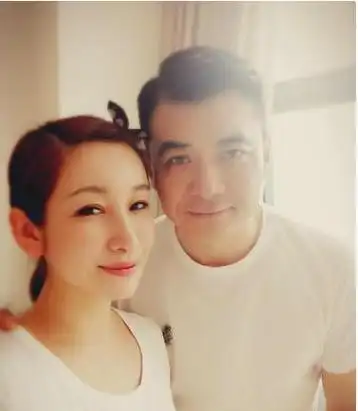 王新军:亲情有泪水,对不起前妻,此生不会辜负小7岁妻子秦海璐