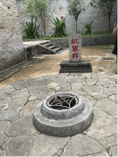 百色学院美术与设计学院左右江革命根据地文创设计志愿服务队开展传承