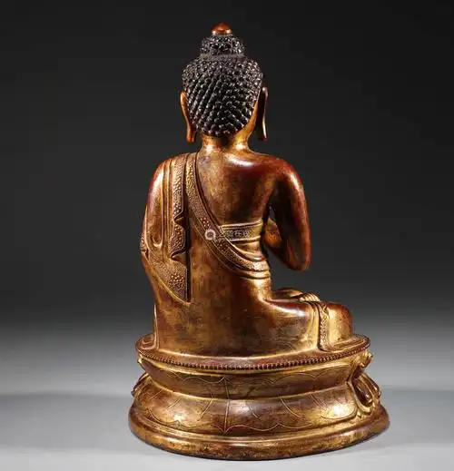 明代铜鎏金释迦摩尼佛造像