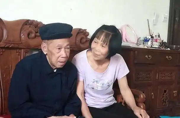 你自己心里明白.我不过是想着家里缺钱嘛."王梅还在狡辩.