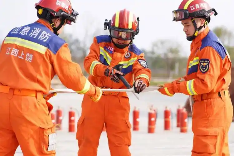 上饶千余件假冒伪劣消防产品被集中销毁_救援_市场_质量