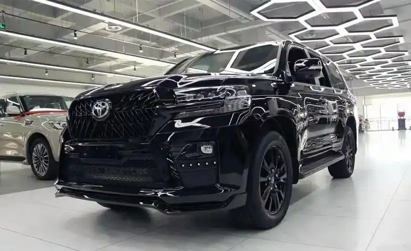 丰田兰德酷路泽"毒液版",全黑车身,獠牙式格栅,配v8发动机_懂车帝