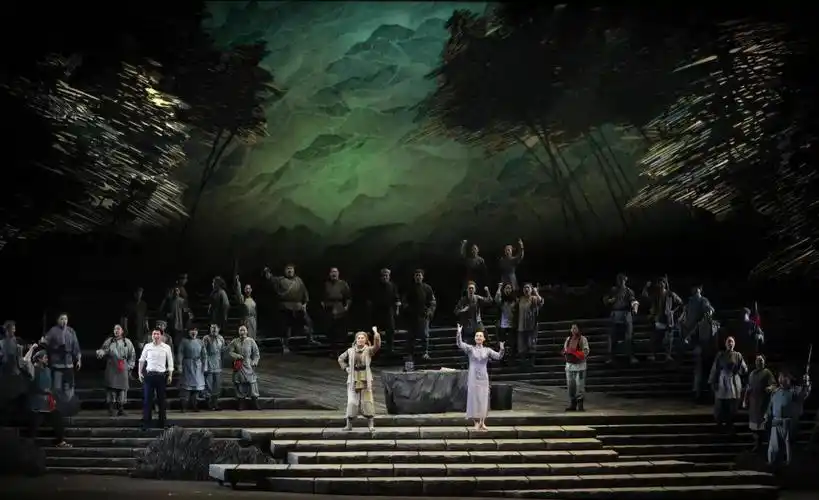 现场新版江姐首演成功用青春力量致敬经典传承经典