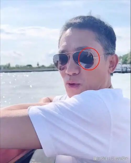 9月1日凌晨5点,刘嘉玲在社交平台晒出一段和梁朝伟出海游玩的视频,该