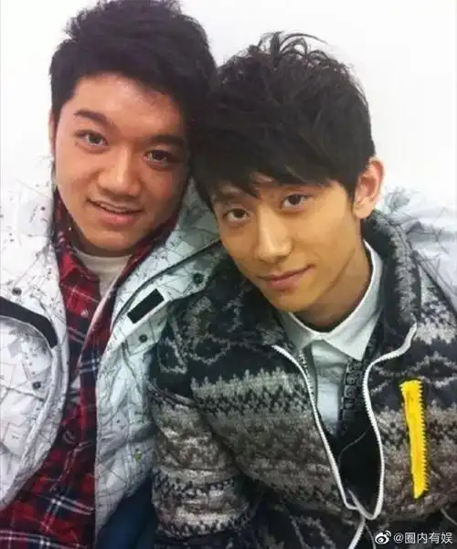 张一山尤浩然自拍照##刘星小雨又见面了