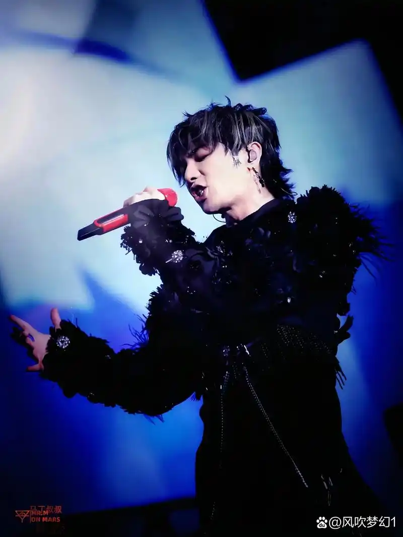 华晨宇2023火星演唱会4/7夜 华晨宇死亡笔记造型造