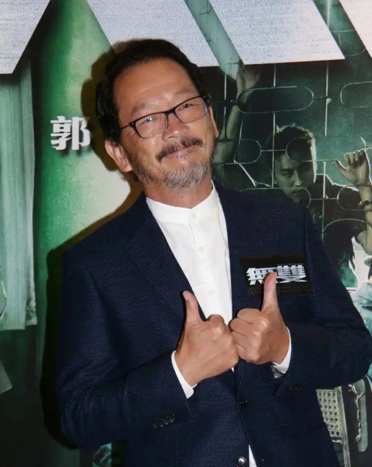 廖启智病逝后俩儿子近况曝光,遗传父母演戏细胞,次子高大帅气_廖文哲