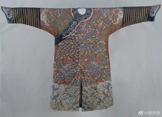 1-2清晚期绛色地纱绣云蟒纹单吉服袍3-4清晚期