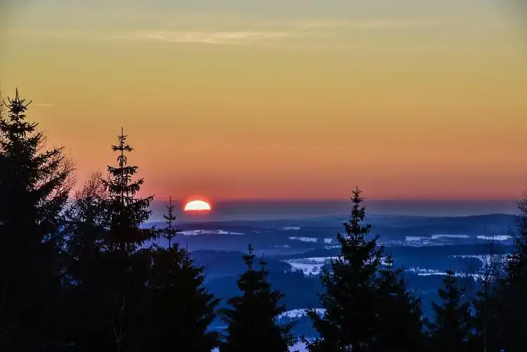 雪山上的日出,祝家乡论坛朋友们新的一年朝气蓬勃!